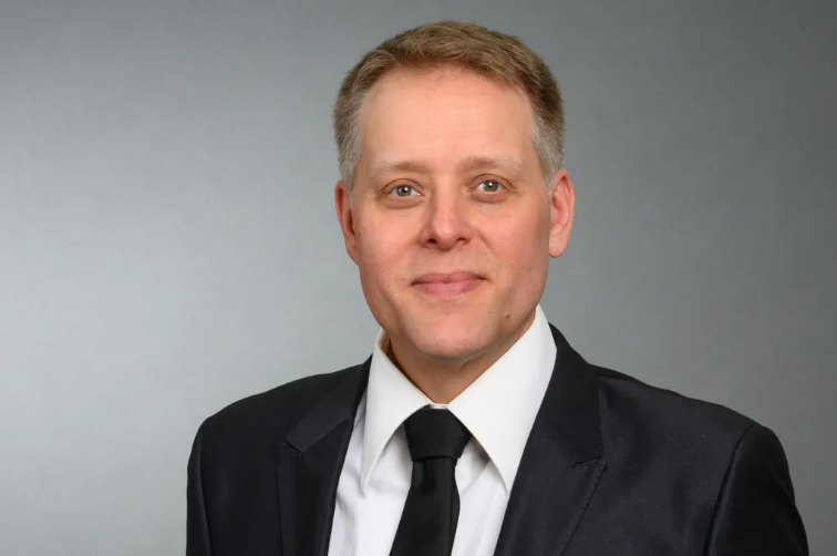 Remmert Velthuis (bas-bariton)